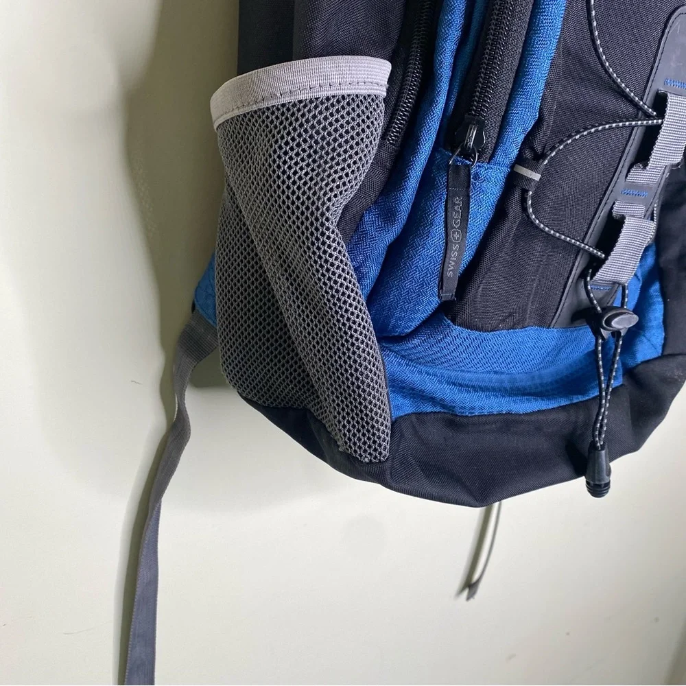 SwissGear Mars Black and Blue Laptop Compartment Backpack